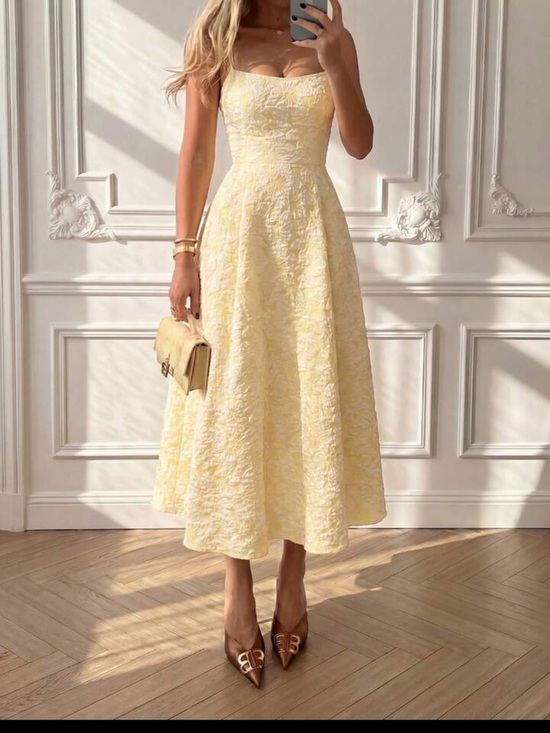 floreya Dresses & Skirts - NWT Floreya Floral Midi Dress. Ptp 22"